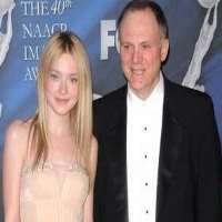 Dakota Fanning Father Steven Fanning