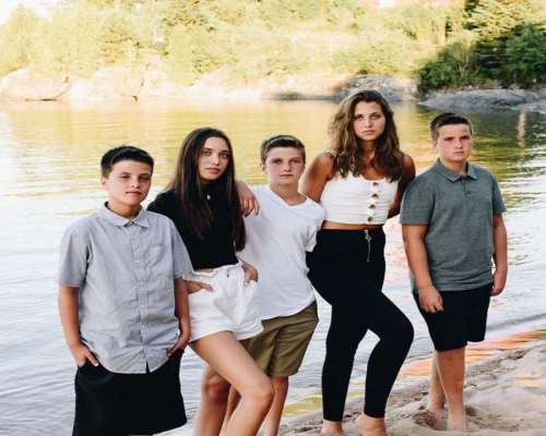 Ella Meloche Family