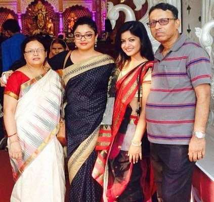 Tanushree Dutta Family