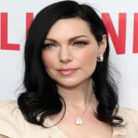 Topher Grace girlfriend Laura Prepon