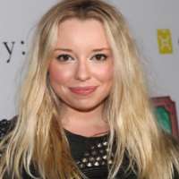Topher Grace girlfriend Skyler Shaye