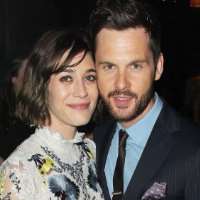 Lizzy Caplan husband Tom Riley