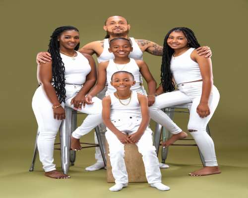 Ahvianna Lee Family
