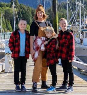 Olivia Hoellein Family