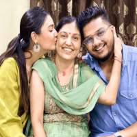 Divya Agarwal Mother Rosy Agarwal Divya Agarwal Mother Rosy Agarwal