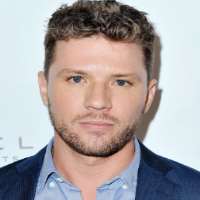 Alexis Knapp boyfriend Ryan Phillippe