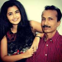 Anupama Parameswaran Father Parameswaran Erekkath Anupama Parameswaran Father Parameswaran Erekkath