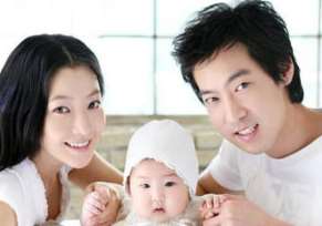 Kim Hee-sun Family