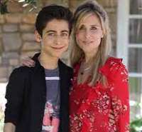 Aidan Gallagher Mother Lauren Gallagher