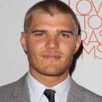 Zaz boyfriend Chris Zylka