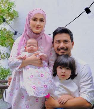 Elfira Loy Family