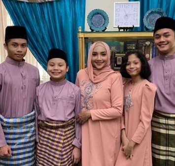 Ziana Zain Family