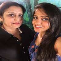Asees Kaur Mother Kamaljeet Kaur Asees Kaur Mother Kamaljeet Kaur