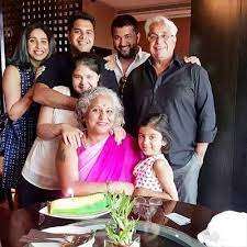 Neha Bhasin Family
