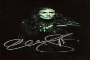 Idina Menzel Signature