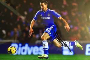 Cesar Azpilicueta Signature