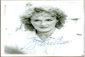 Glenn Close Signature