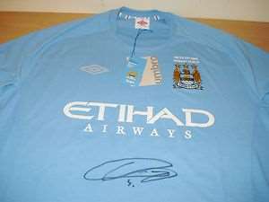 Vincent Kompany Signature