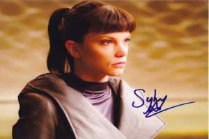 Sylvia Hoeks Signature