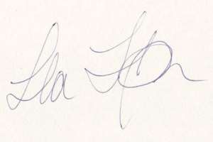 Lea Thompson Signature