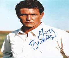 Tom Berenger Signature