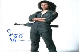 Sigourney Weaver Signature
