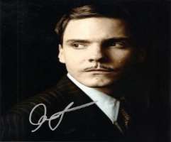 Daniel Bruhl Signature