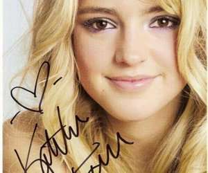Katelyn Tarver Signature