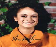 Anne-Marie Johnson Signature