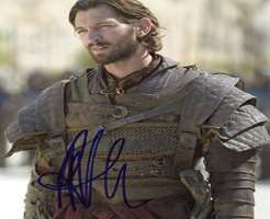 Michiel Huisman Signature