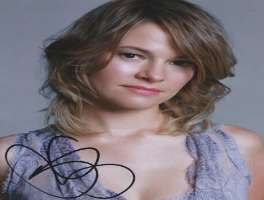 Leisha Hailey Signature