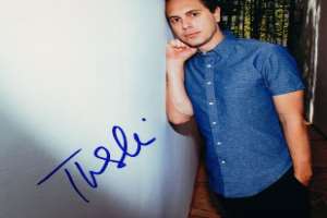Thomas Sadoski Signature