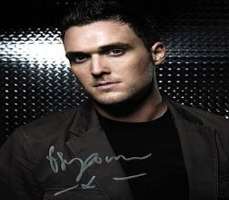 Owain Yeoman Signature