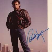 Robert Hays Signature