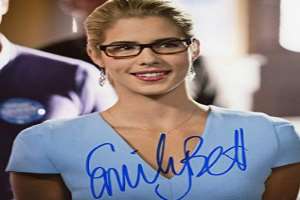 Emily Bett Rickards Signature