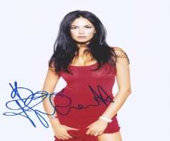 Maria Grazia Cucinotta Signature