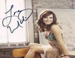 Martina McBride Signature