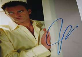 Julian McMahon Signature