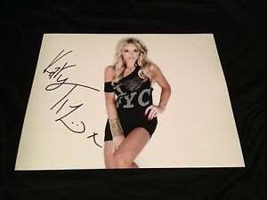 Katy Tiz Signature
