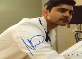 Manish Dayal Signature