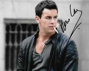 Mario Casas Signature