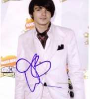 Drake Bell Signature