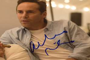 Alessandro Nivola Signature