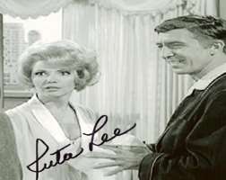 Ruta Lee Signature