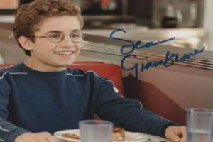 Sean Giambrone Signature