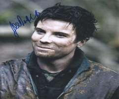 Joe Dempsie Signature