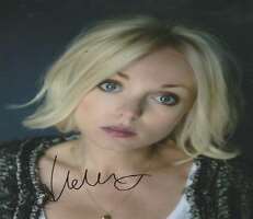Helen George Signature