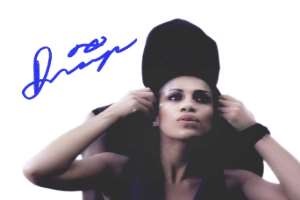 Dominique Tipper Signature