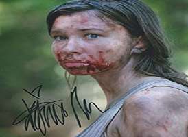 Katelyn Nacon Signature