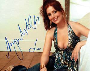 Amy Nuttall Signature